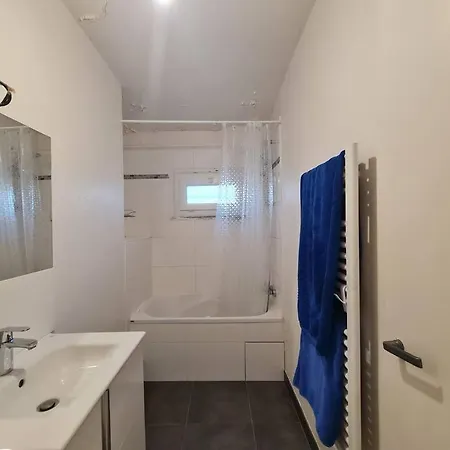 Cosy, And Authentic Flat In An Excellent Location アパート パリ