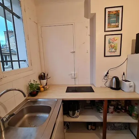 Cosy, And Authentic Flat In An Excellent Location パリ